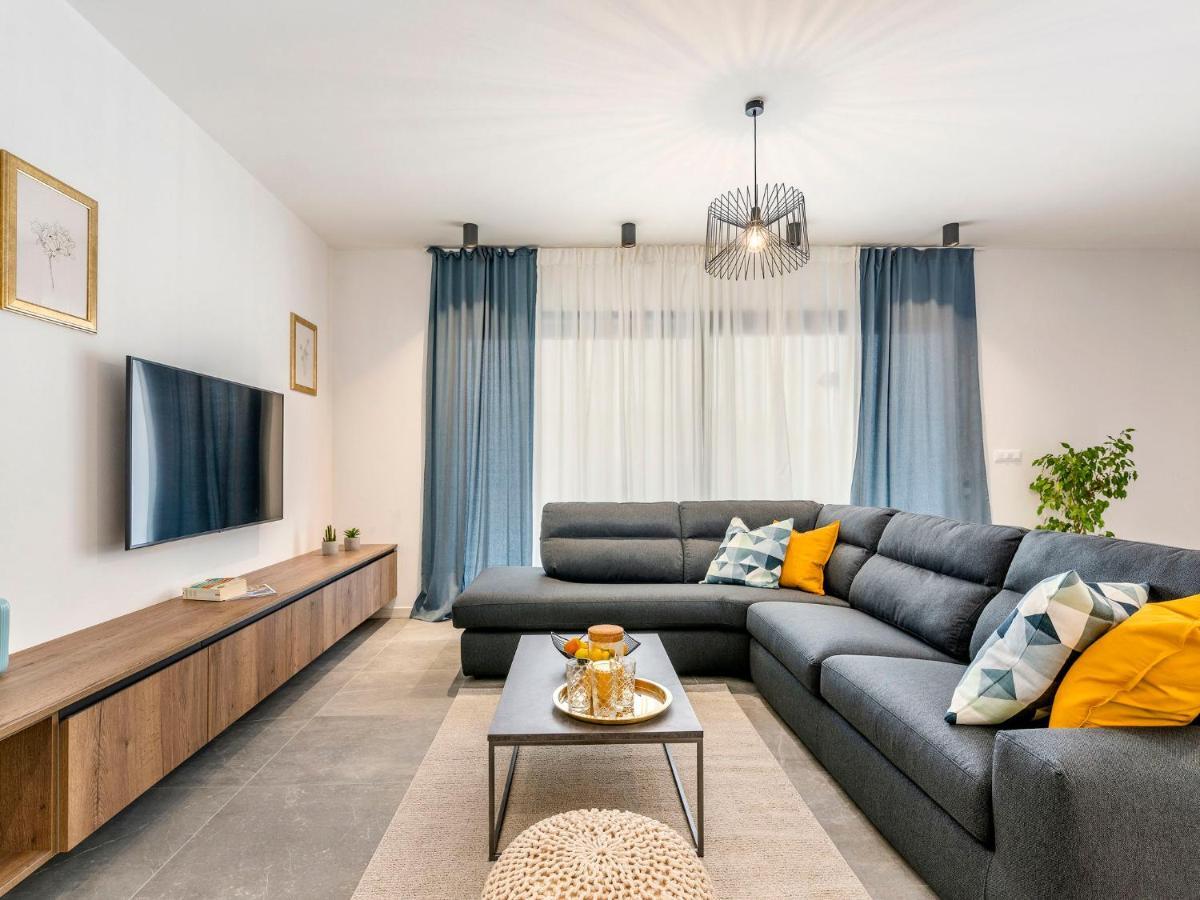 Holiday Home Villa Isabela - Prc423 By Interhome Nova Vas  Exteriér fotografie